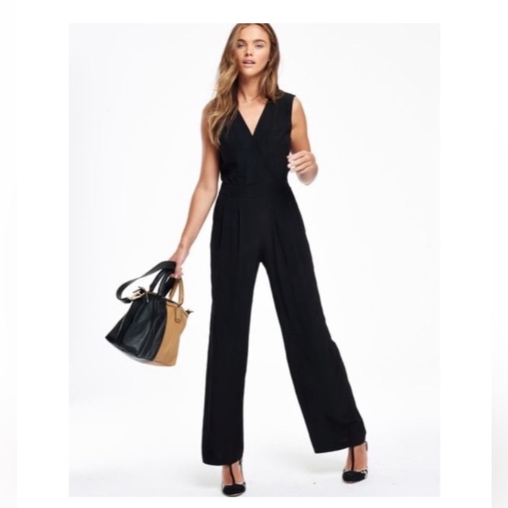 Boden // Black V neck High-waist wide leg jumpsuit Size 6